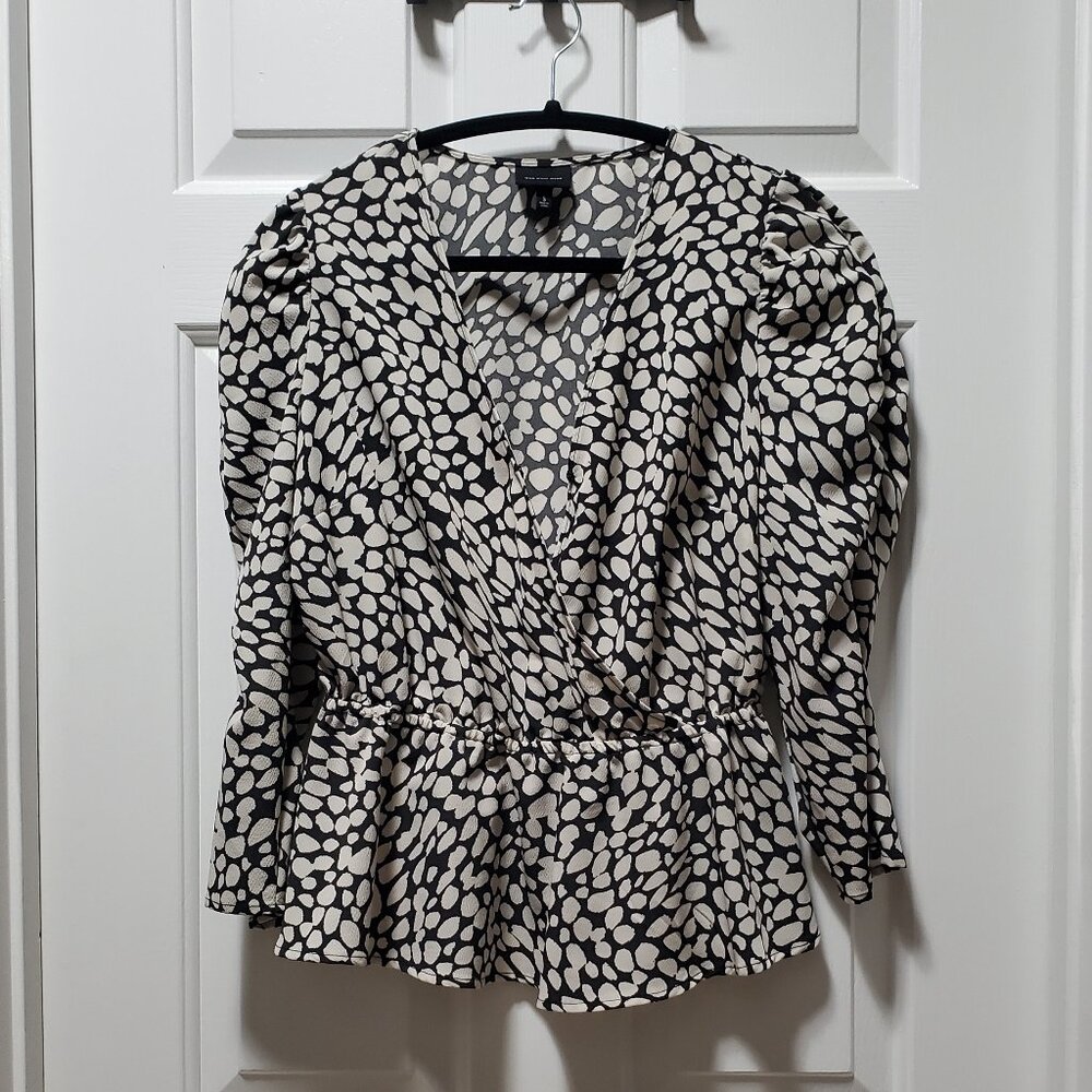 Who What Wear Black White Leopard Print Wrap V-Neck Long Sleeve Ruffle Sz S